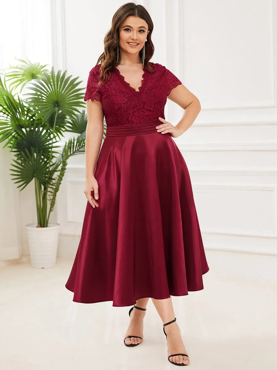 Plus Size V-neck Lace Bodice A-line Cocktail Dress with Pockets